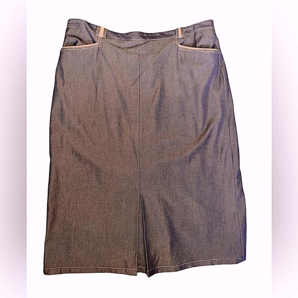 Lana Sport Woman size 20 fully lined midi skirt, excellent condition.